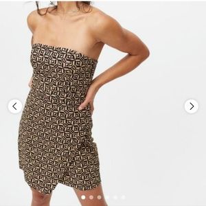 URBAN OUTFITTERS TAN AND BROWN STRAPLESS WRAP DRESS